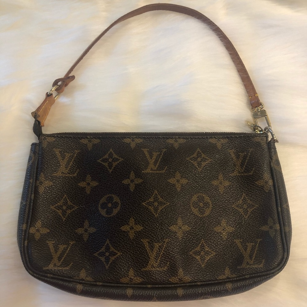 Louis Vuitton Pochette Monogram Iconic ZIP Wallet